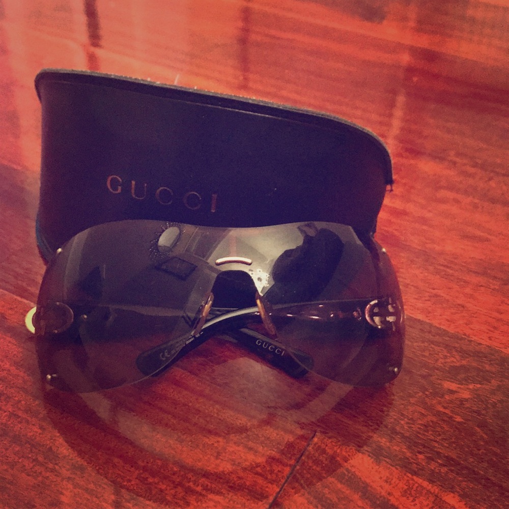 Gucci gold/Brown interlocking diamond sunglasses